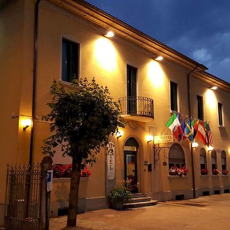 Ozzero Hotel La Pendola מראה חיצוני תמונה