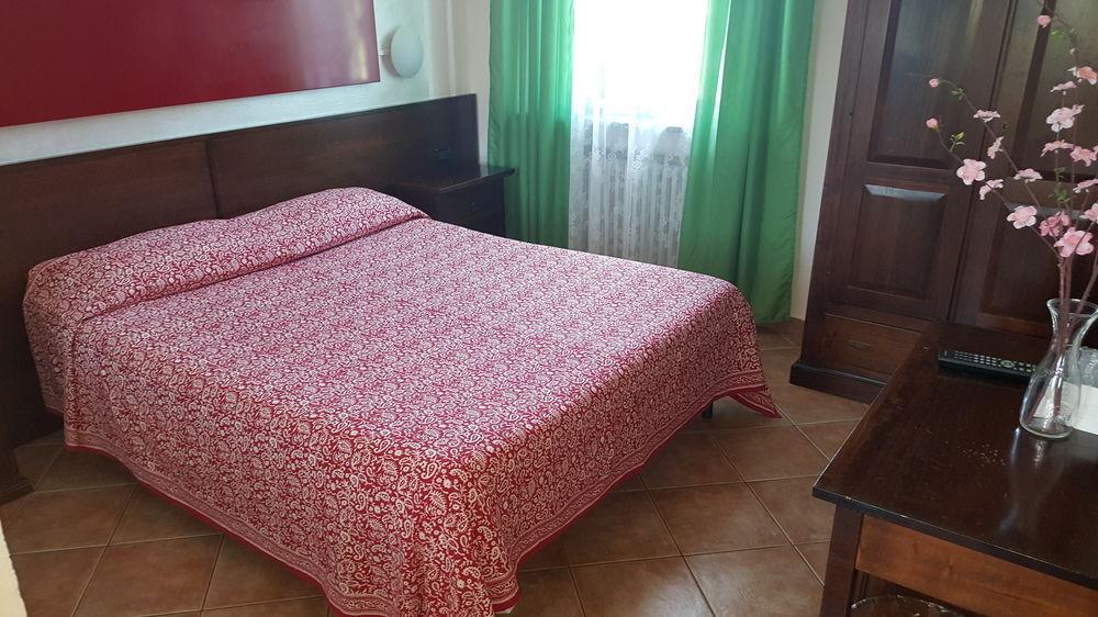 Ozzero Hotel La Pendola מראה חיצוני תמונה