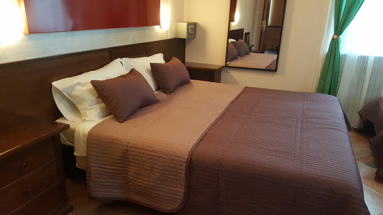 Ozzero Hotel La Pendola מראה חיצוני תמונה
