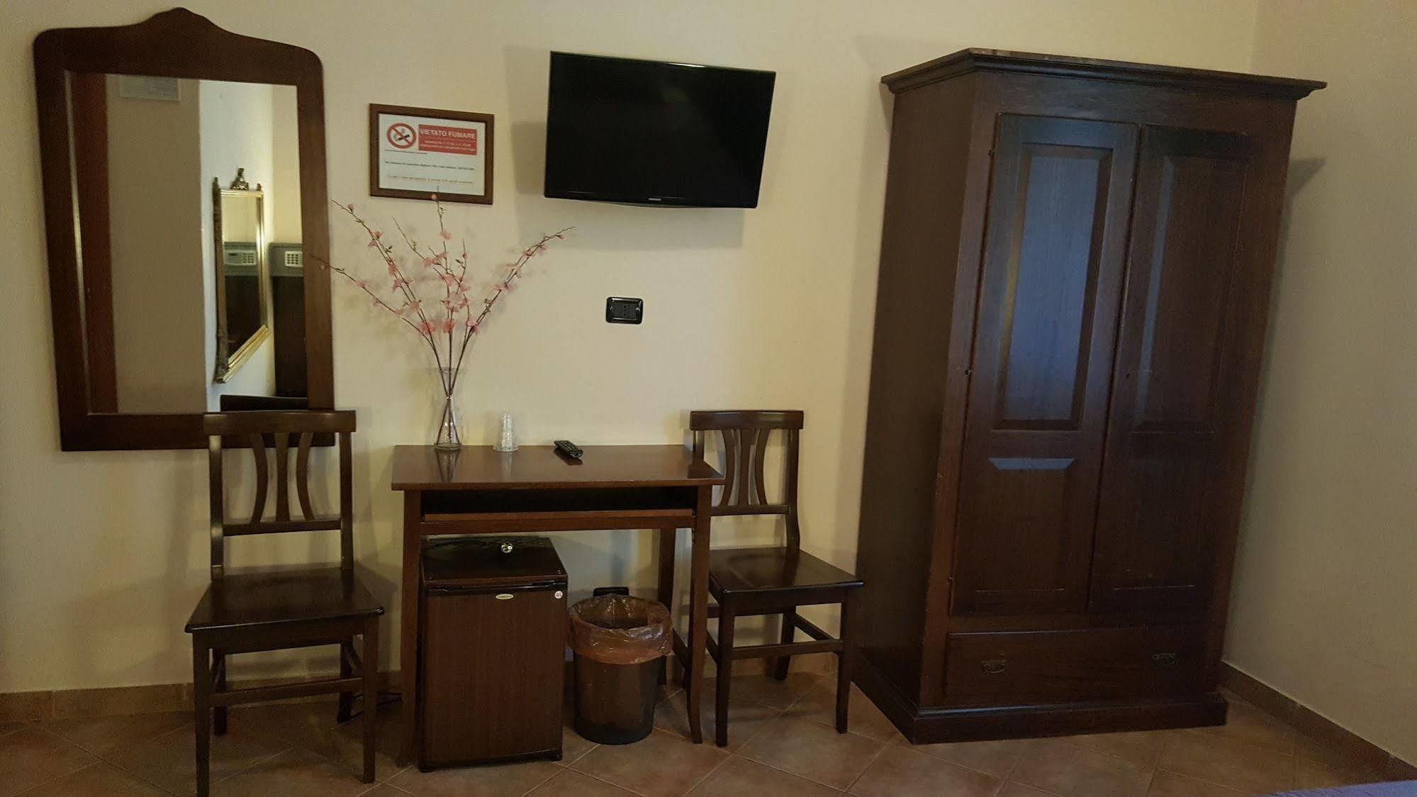 Ozzero Hotel La Pendola מראה חיצוני תמונה