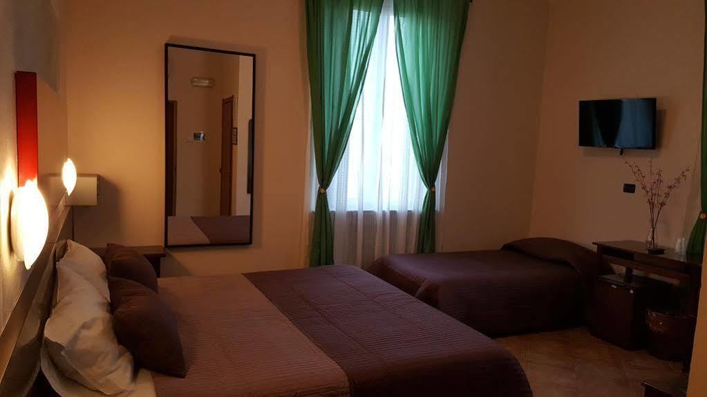 Ozzero Hotel La Pendola מראה חיצוני תמונה